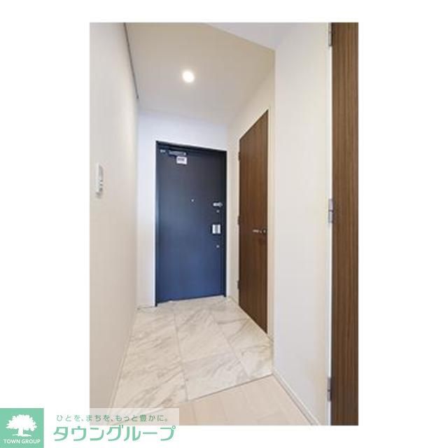 玄関　※写真は同タイプ住戸です。