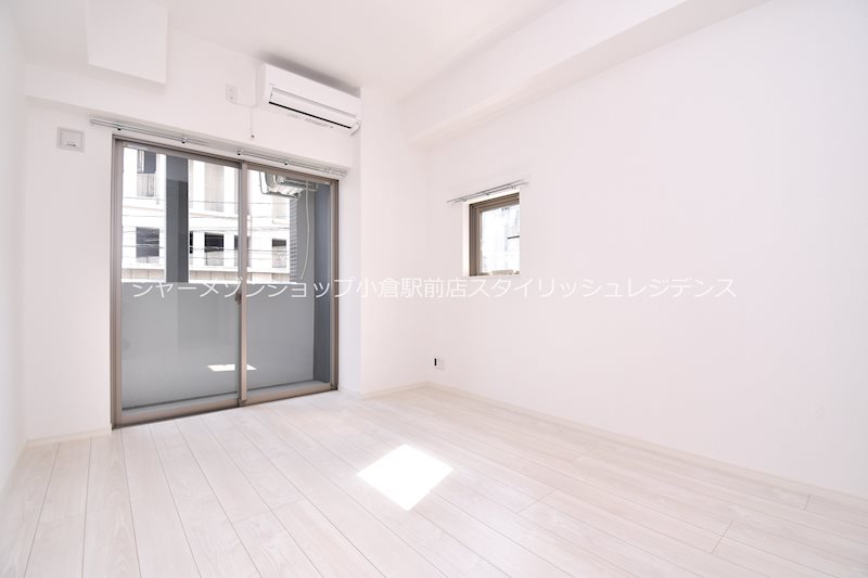 居室・リビング　床・建具・アクセントクロス等は階数により異なる為、現況を優先
