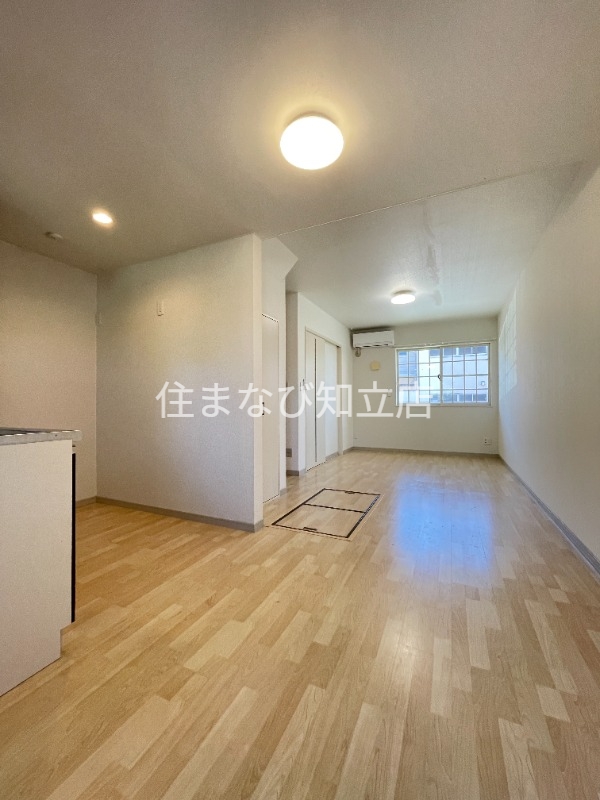 マザーリーフA棟の居間写真