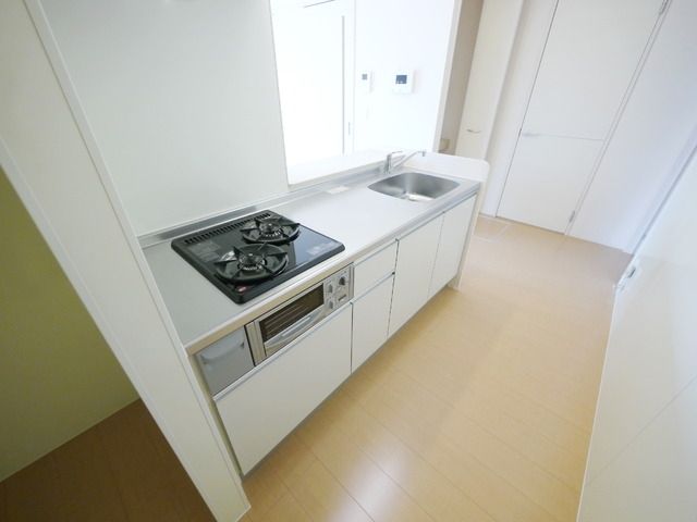 キッチン　★開放感があるシステムキッチン★