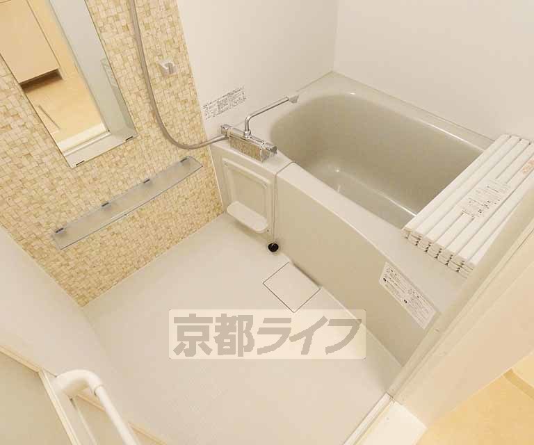 バス・シャワールーム　追い焚き機能付きになります。