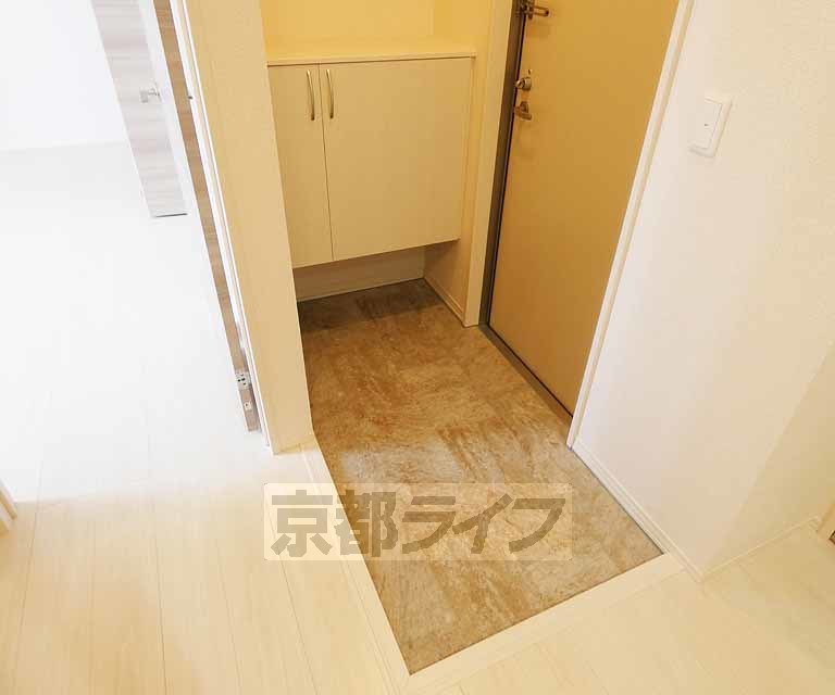 玄関　シューズボックス付きの玄関になります。