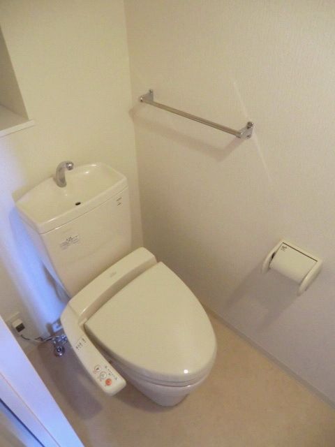 トイレ　ウォシュレット完備のトイレ