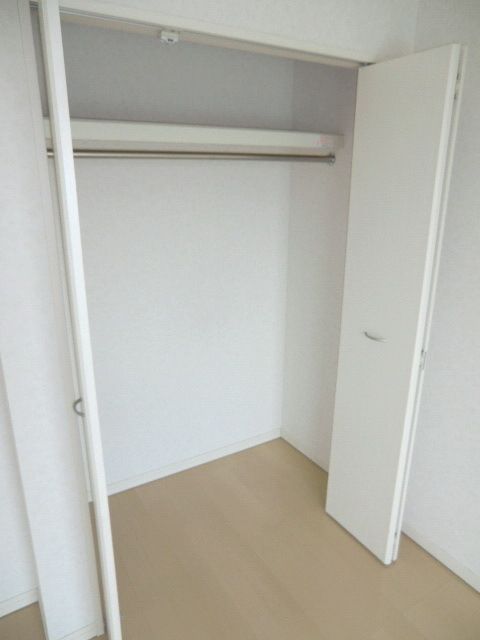 収納　クローゼット付き