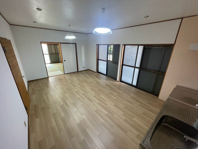 貸家 堺市美原区青南台1丁目の居間写真