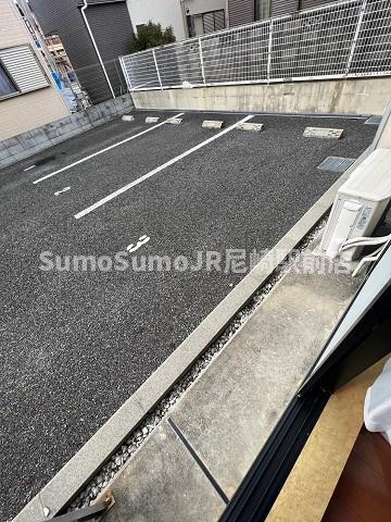 バルコニー　お洗濯にも便利なバルコニー付き