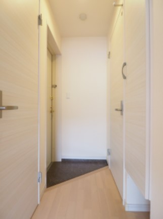 玄関　浴室乾燥機付き！