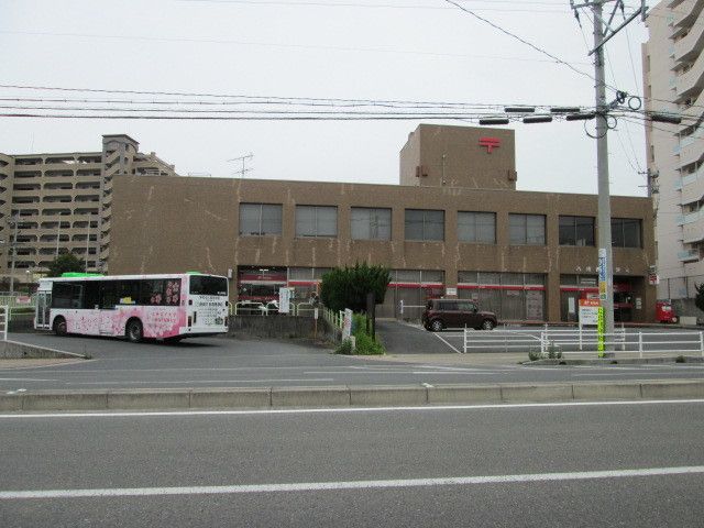 【北九州市八幡西区青山のマンションの郵便局】