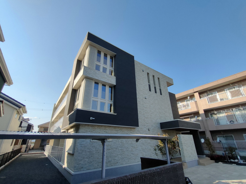 奈良市大安寺のアパートの建物外観