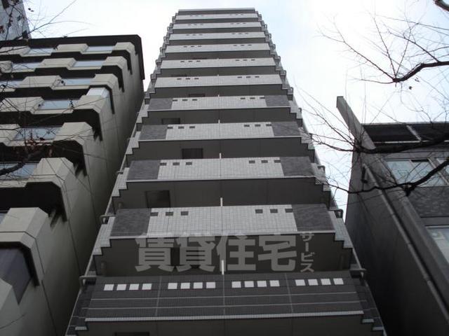 大阪市中央区高津のマンションの建物外観