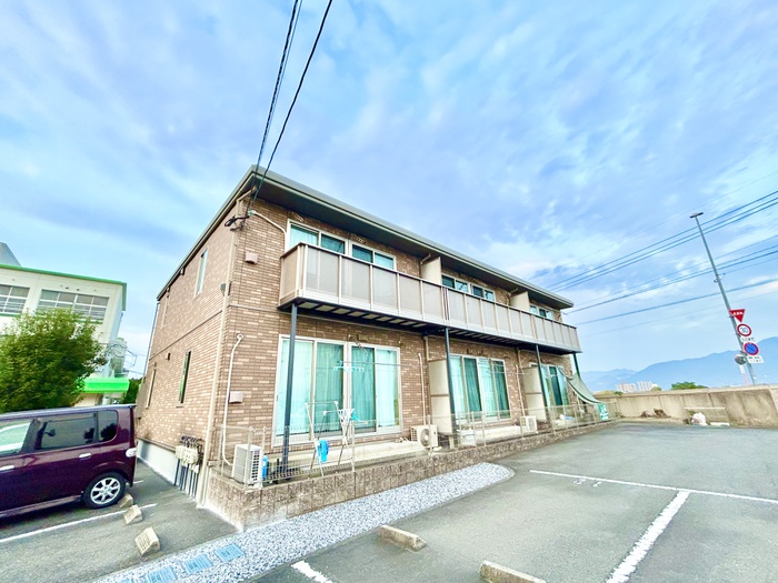 福岡県直方市大字植木（アパート）の賃貸物件の外観