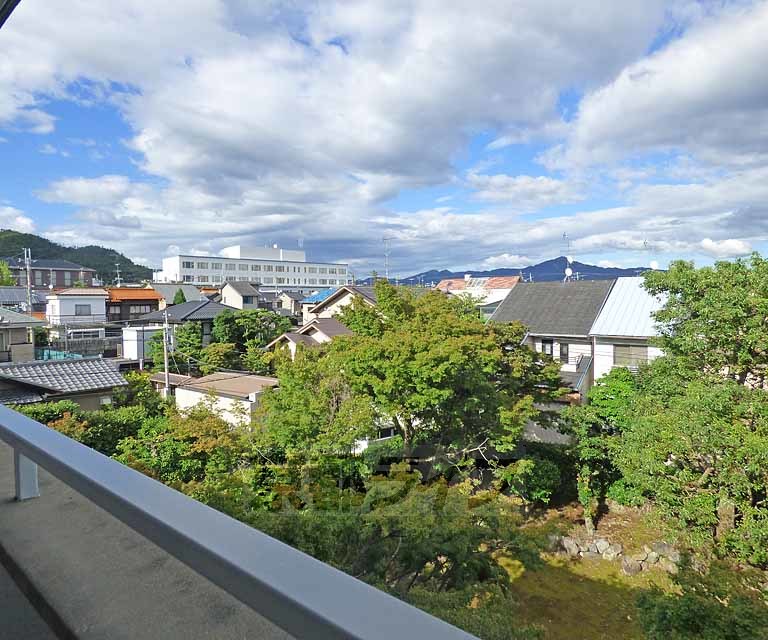 【京都市北区小松原北町のマンションの眺望】