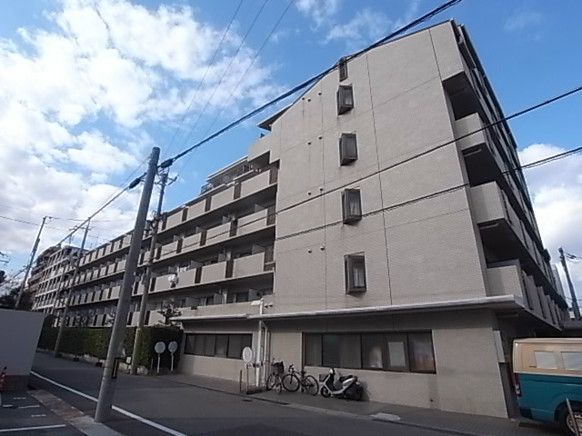 【ルモンド西宮の建物外観】