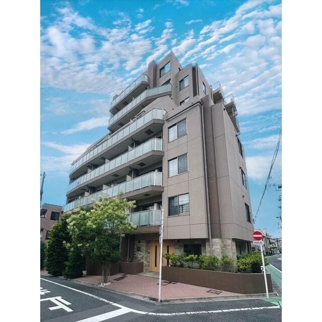 【ルクレ板橋の建物外観】