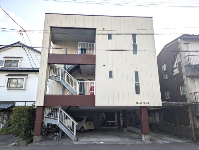 建物外観　現況が相違する場合は現況を優先致します。