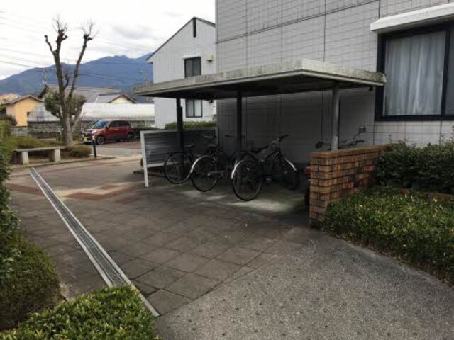 【アークヒルズ中村　Ｆ棟の建物外観】