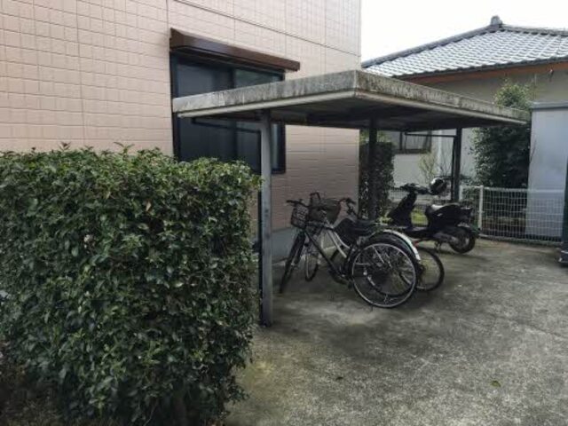 【アークヒルズ中村　Ｆ棟の建物外観】