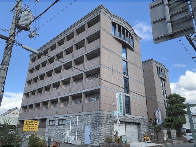 京都市伏見区東町のマンションの建物外観