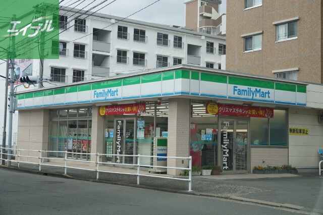 コンビニ　ファミリーマート長崎上大橋店（コンビニ）まで413m