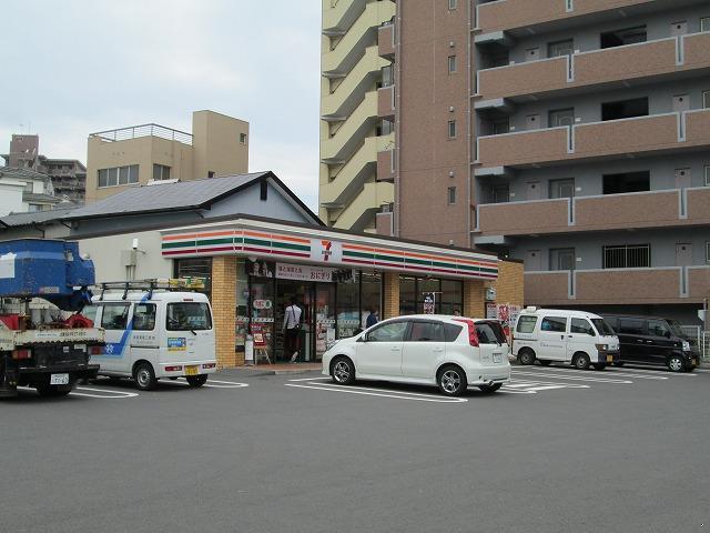コンビニ　セブンイレブン文教通り店（コンビニ）まで611m