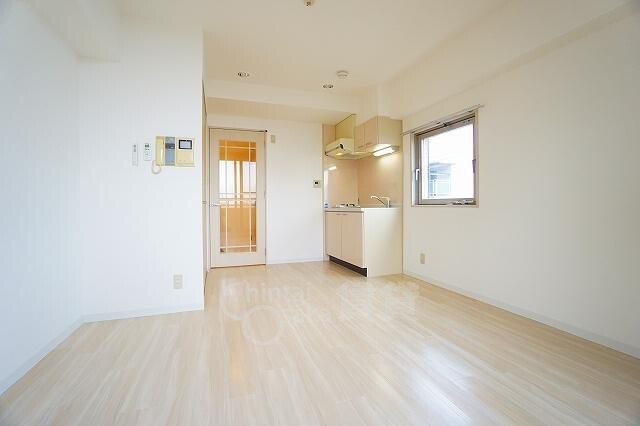 居室・リビング　キッチン