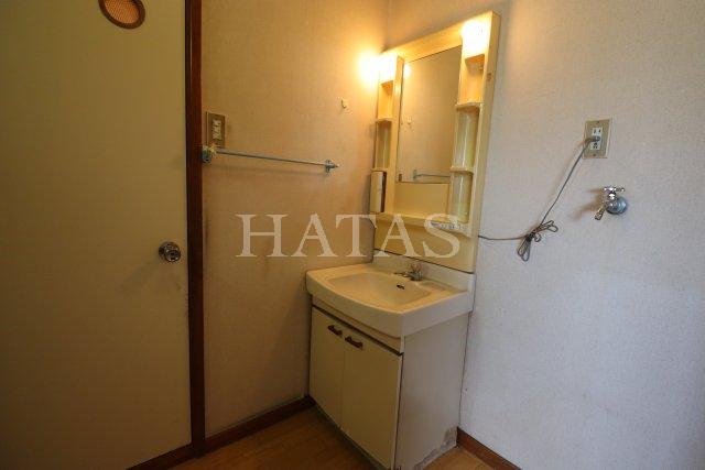 洗面設備　同物件別部屋です。