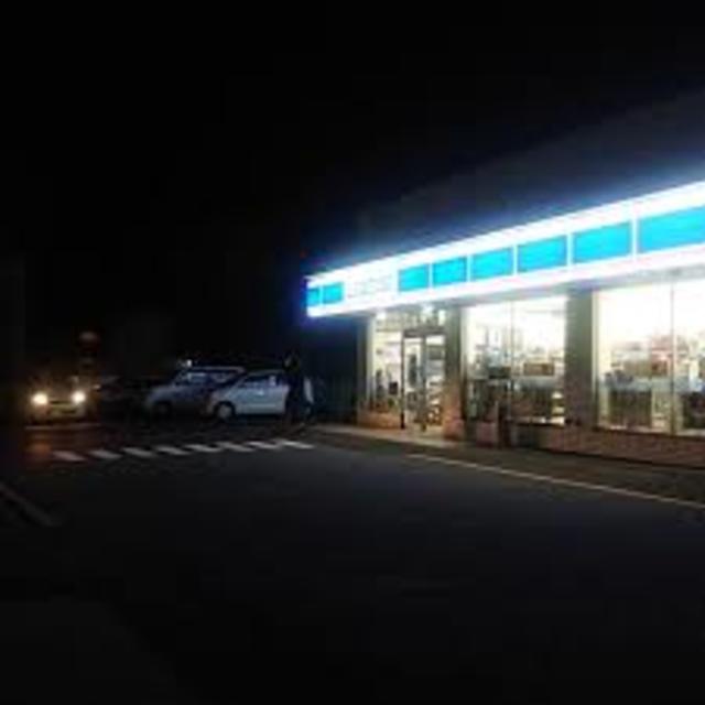 コンビニ　ローソン泉佐野鶴原二丁目店（コンビニ）まで675m