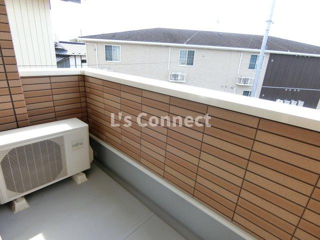 バルコニー　２階のお部屋で洗濯物もたくさん干せます。