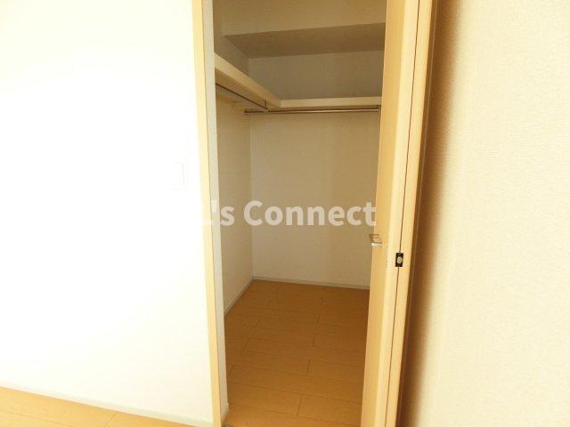 収納　ウォークインクローゼットでお荷物もすっきり収納。