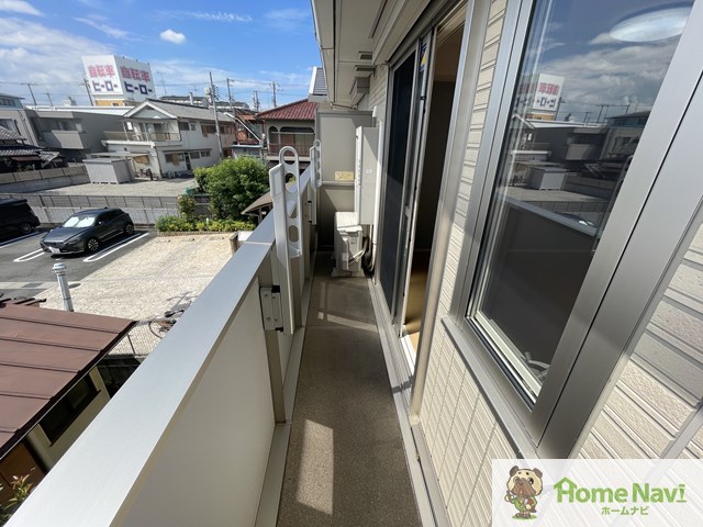 バルコニー　南向きで日当たり良好です。