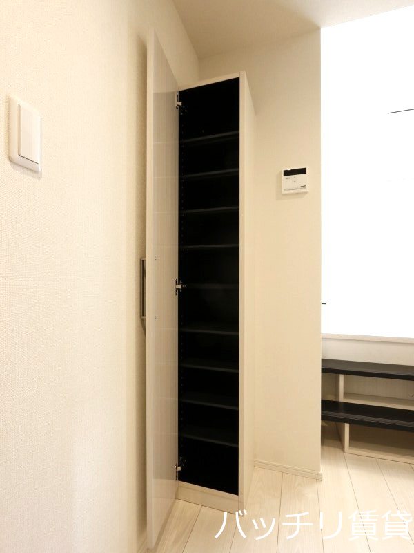 玄関　同型イメージの為、現状を優先致します。