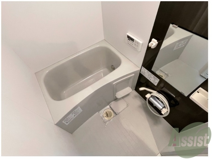 バス・シャワールーム　広々としたお風呂で一日中疲れもとれそうですねー