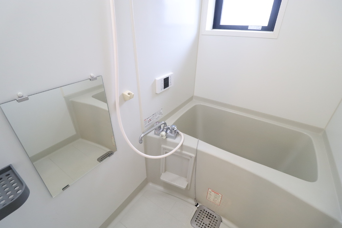 バス・シャワールーム　落ち着いた空間のお風呂です