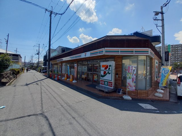 コンビニ　セブン－イレブン　枚方牧野駅西口店（コンビニ）まで144m
