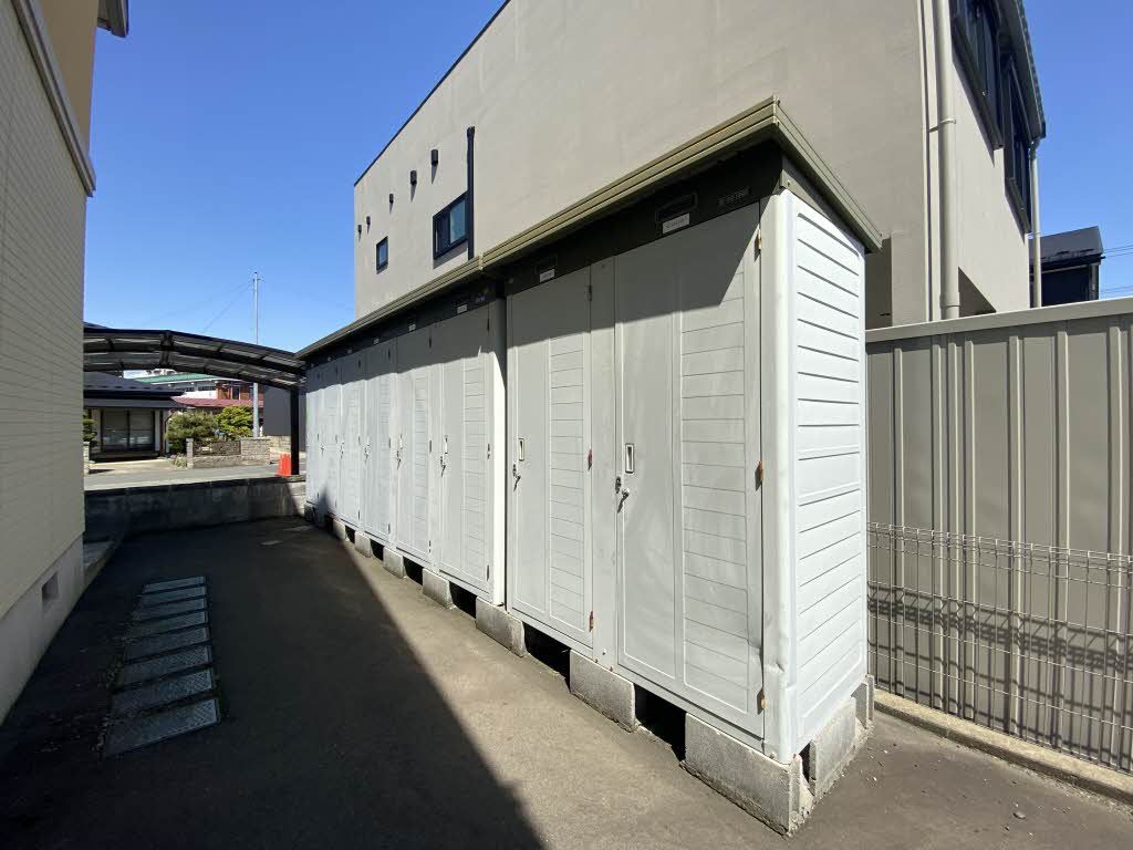 建物外観　ストッカー