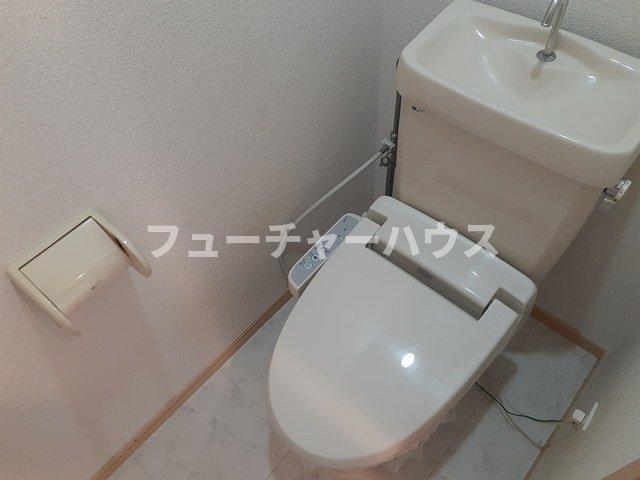 トイレ　清潔感のあるトイレです