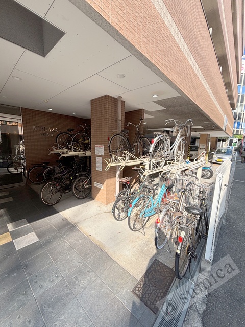 その他共有部分　屋根付き駐輪場が嬉しいです♪♪