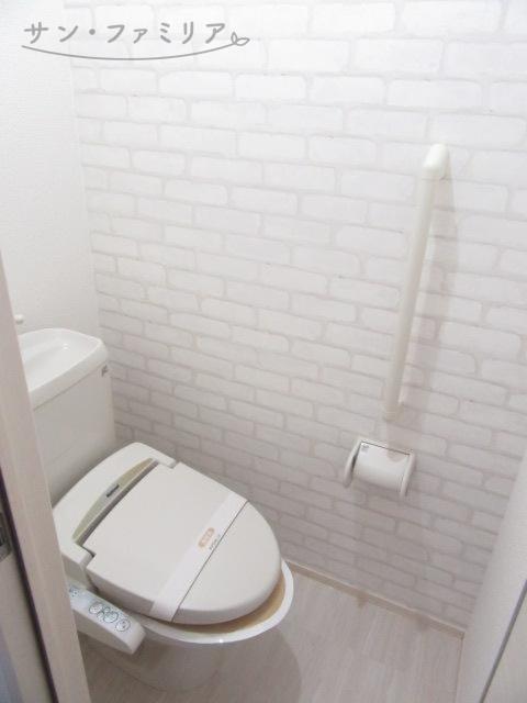 トイレ　同一物件別部屋写真