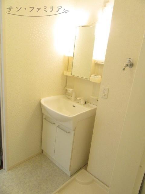 洗面設備　同一物件別部屋写真
