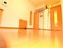 居室・リビング　上部にベッドスペース・クローゼット・折り畳机・全身鏡を完備☆