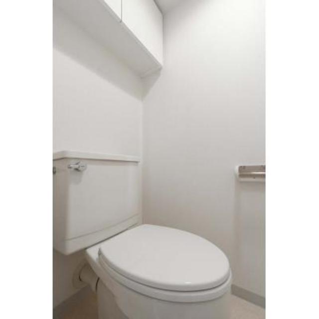 トイレ　※写真は同タイプ住戸です。