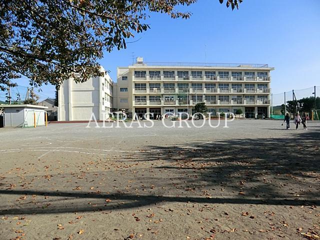 小学校　横浜市立篠原小学校（小学校）まで360m