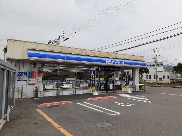 コンビニ　ローソン砥部消防署前店（コンビニ）まで238m