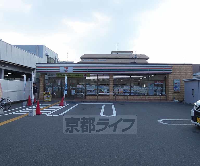 コンビニ　セブンイレブン　深草西浦5丁目店（コンビニ）まで450m