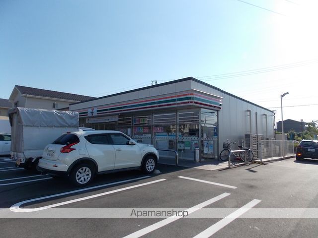 コンビニ　セブンイレブン（コンビニ）まで295m
