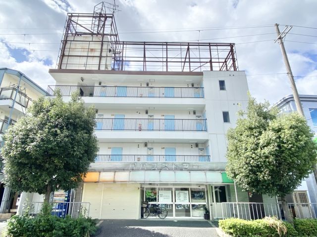 吹田市山田東のマンションの建物外観