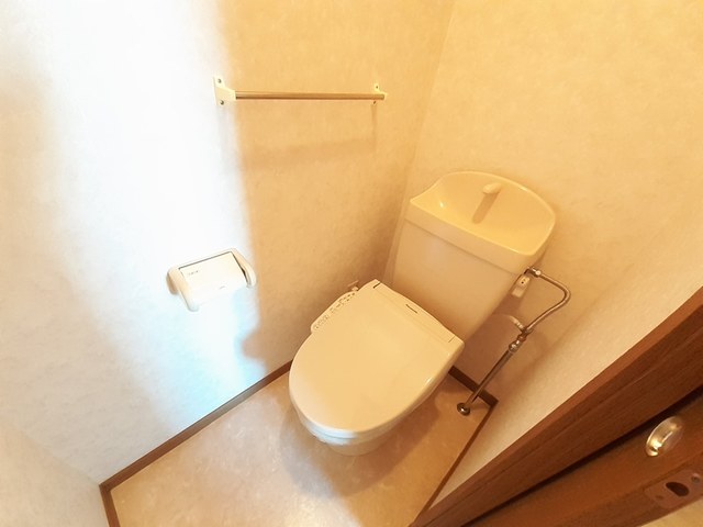 【コモド・ココメロのトイレ】