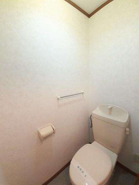 【ボワ　メゾンIのトイレ】