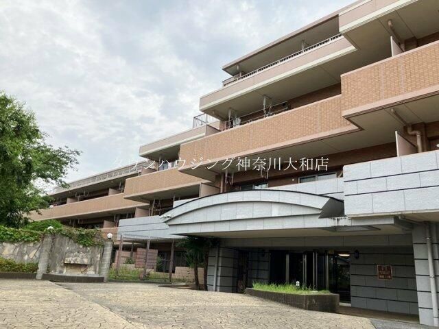 横浜市旭区金が谷のマンションの建物外観