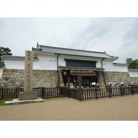 【S-FORT 二条城前の公園】